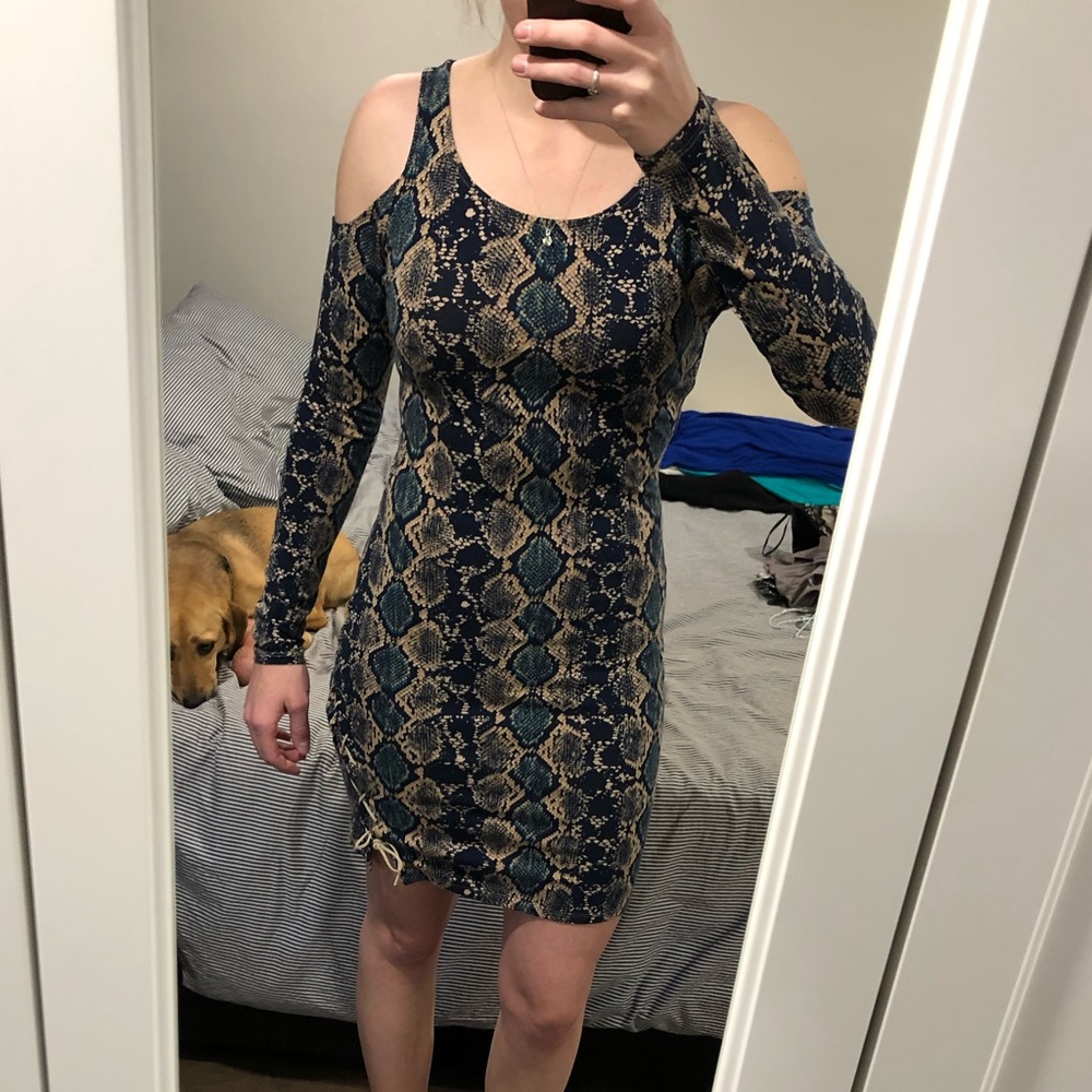 Long sleeve mini dress!